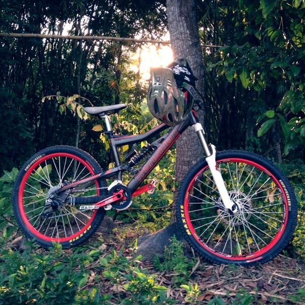 tebleh's tweet photo. aman bersamamu http://t.co/dmIfl9xrsB