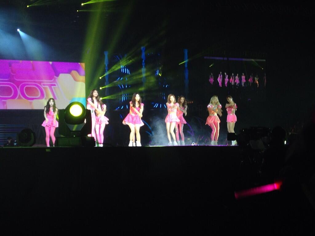 [PIC][08/09/10-11-2013]Hình ảnh mới nhất từ "2013 Girls' Generation's World Tour – Girls & Peace in HongKong" của SNSD - Page 2 BYoIMNcCQAAfASv