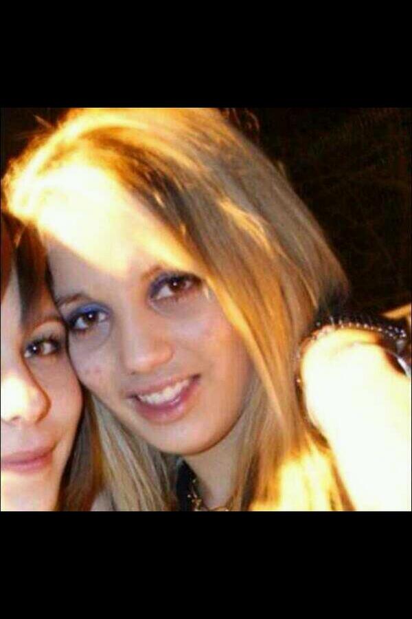 HiddenTots's tweet image. y a d cas comme ça pour qui le maquillage ne peu rien arranger @ManonMarsault#tristepourelle #niquetaface#FinDuGame