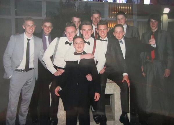 dominicroberts7's tweet photo. Favourite prom picture http://t.co/bn6wvubPpm