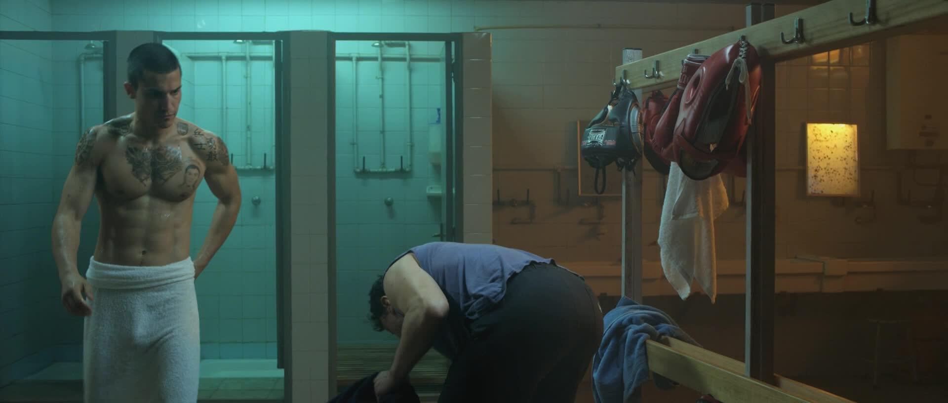 X T A S I S on X: El actor Álex González completamente desnudo en su  película 'Alacrán Enamorado'. Aquí: t.cod8dbYMP5aZ  X