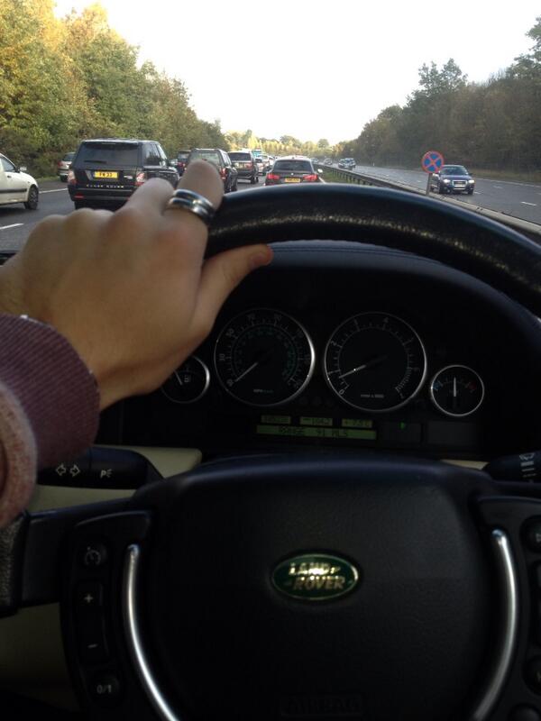 TobyFranklin2's tweet photo. Cruising in the range rover http://t.co/88uJA7eN8t