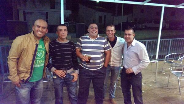 Perez85Diaz's tweet photo. Una buena cena con los compañeros de trabajo.estubo jenial!!" http://t.co/JtG6PAsm0h