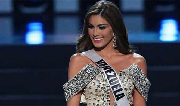 Meridianoonline's tweet photo. #MissUniverso2013 María Gabriela Isler da 7ma corona universal a Venezuela http://t.co/FCuYEP7kxw http://t.co/Zo4oVXXqKt