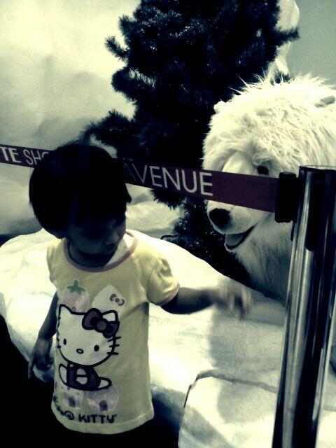 ganis_rat's tweet photo. Owalaah... anak cantik dpoto pk camera welek yaa... T_T http://t.co/LjX1yGKAwa