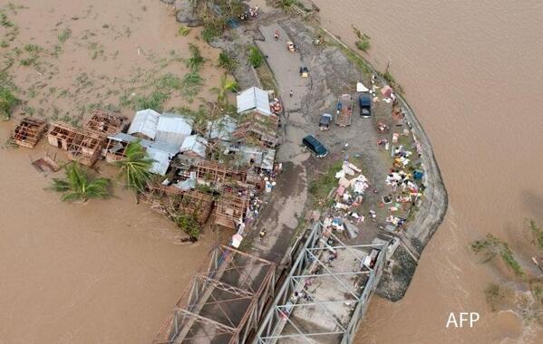 #PHOTO : This is just remarkable imagery from the #Phillipines ; Many areas remain under water #Yolanda #Haiyan
