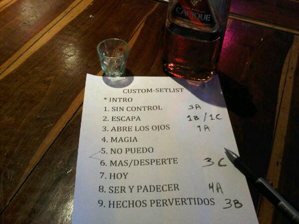 CUSTOMbanda's tweet photo. Custom Soundcheck con @MAGUILASELECTOR y el popular #YohalexSinTwitter esta noche en @MoesRockBar. ¡ROOOCK! http://t.co/lVvkjYnaXL