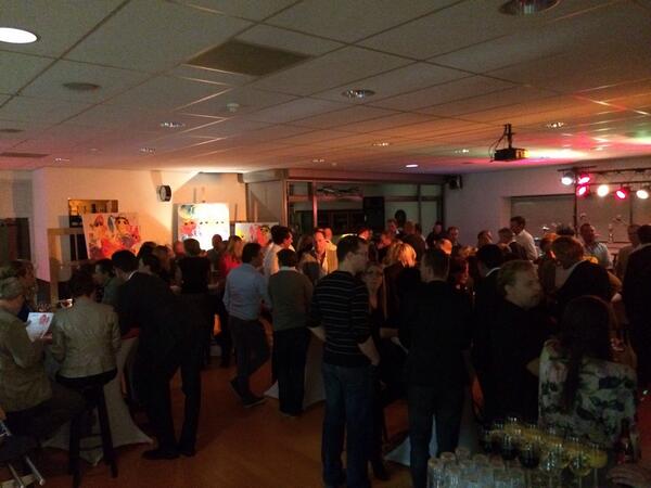 JCIDommelland's tweet photo. Volle zaal @JCI Dommelland Culinair http://t.co/vmrJZyfcwp
