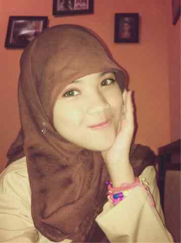 syahputri_soniq's tweet photo. *pulang skolah , langsung eksis :p ehehehe http://t.co/WxHQx9zB9u