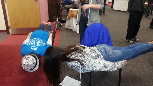 CRKSanzone's tweet photo. #Gryffindor #GotTime planking http://t.co/4KojuKeEP6