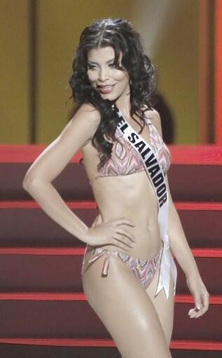 iauraB's tweet photo. Esta fue la "Miss El Salvador" ¿Ahora entienden mi indignación? Regresa @ximenaNR!! deja la actuación!! http://t.co/ZrFcT4dJfy