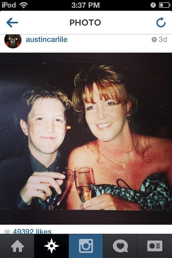 ImagineCarlile's tweet photo. Austin and his momma. God she was so gorgeous http://t.co/iZLEctaBp3
