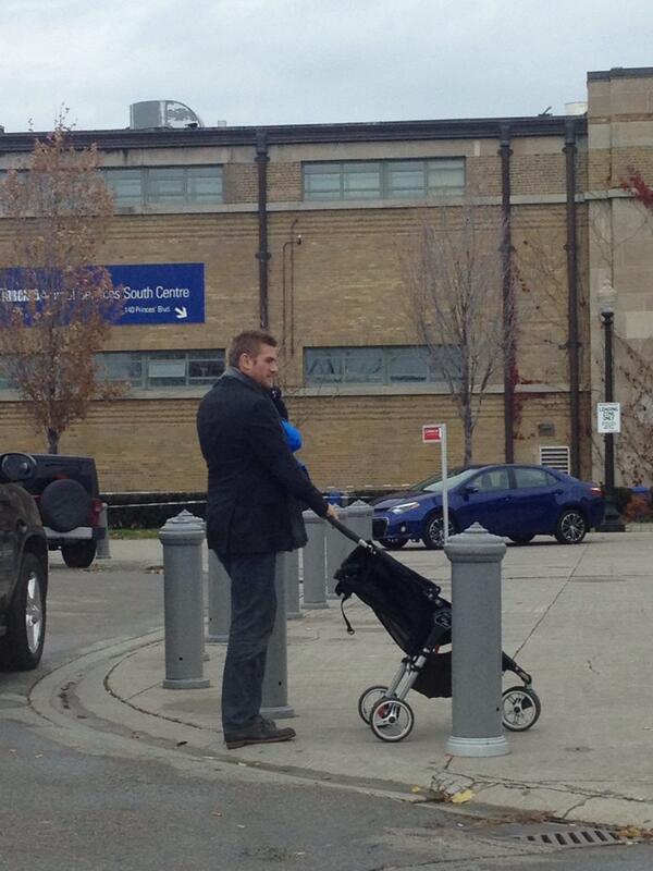 Dee_Field's tweet image. Can't believe I saw @curtis_stone at the Royal Winter Fair! Made my whole day!