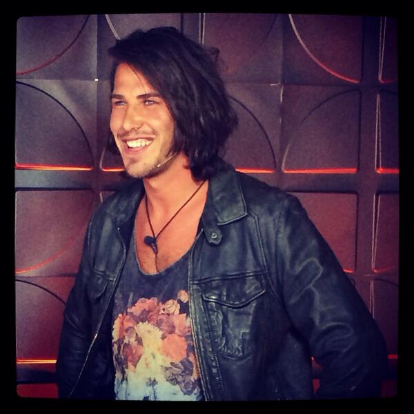 Channel9Reality's tweet photo. RT &amp; sing:
Happy Birthday to Drew
Happy Birthday to Drew
Happy Birthday dear @DrewBB13
Happy Birthday to Drew! #BBAU http://t.co/TePvK0vonF