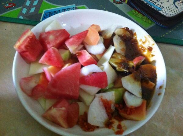 <a href="/DancerBomber/">StreetBomberD▲ncer</a> lagi dirumah ngemil rujak hehehe,ada yg mauuuuu ;;)