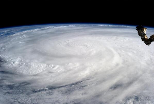 Typhoon Haiyan death toll may reach 10,000 in the Philippines