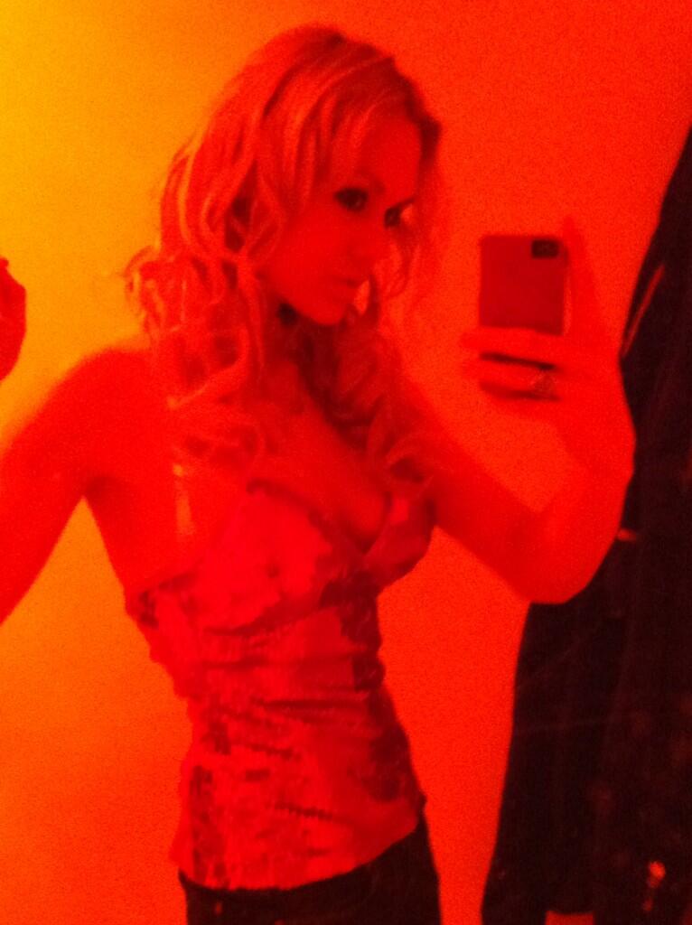 Usually I don't wear red but I'll wear it in a bright red room. #Friday #WhoElseisWearingRed #Burberry #Shameless http://t.co/BpcWyxSd7H