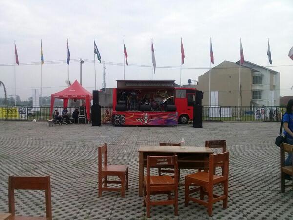 Kita main di welcome stage nya <a href="/RUFIC_/">RUFIC</a> yo jam 3 sore ini. yang mau ikut enak bareng yuk ayuk.