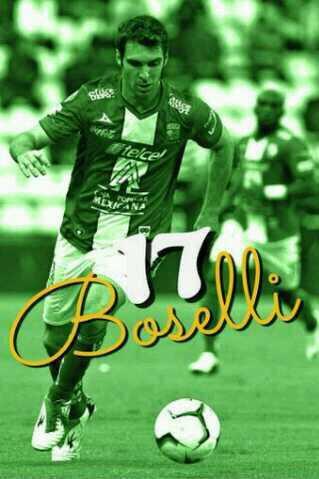 faisirrito's tweet photo. “@jrmd2010: @mauroboselli ahora mejor conocido como: "El encantador de perros" !! http://t.co/ggIyJHl1Pn”/// jejejeje muy bueno