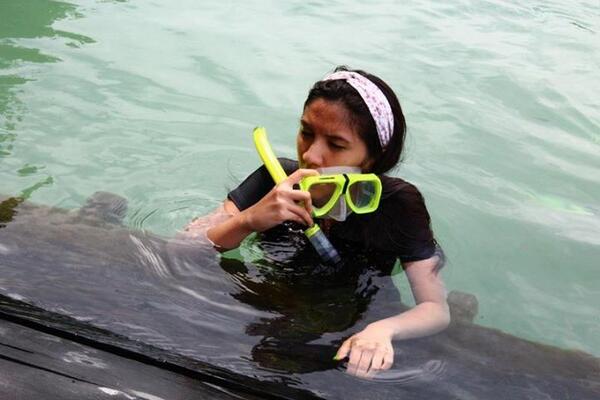 acharamadhany's tweet photo. diving in the beach :) http://t.co/ZPpXSEyRf2