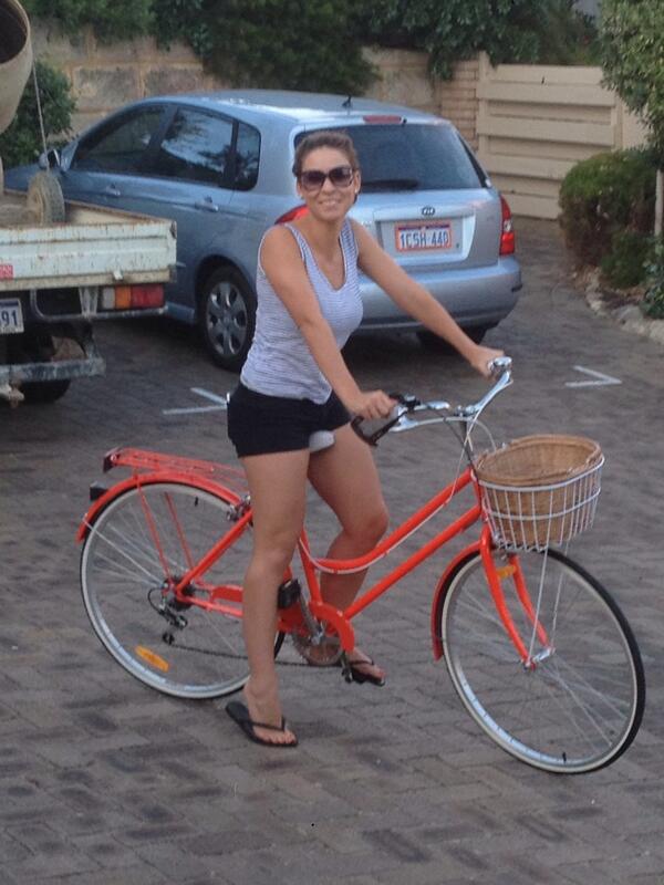 DavidDwyer15's tweet photo. @cmugger19 @SwooperG35 little bike ride date #sunsetride #romance http://t.co/NaTGCwXuUr