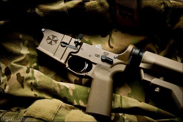 UCWRG's tweet photo. The FDE UCWRG lower and grip look perfect with the B5 Systems Bravo stock. Photo by Triple Bravo - BW http://t.co/4ie6XNiSsg
