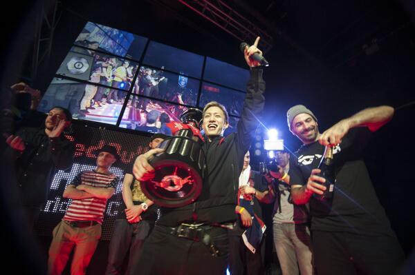 redbulljapan's tweet photo. 【画像有】日本代表のDJ SHINTAROが世界一に！　-　Red Bull Thre3Style 2013　http://t.co/WCdOx91voB #RB3Style http://t.co/lslAhUFpQI