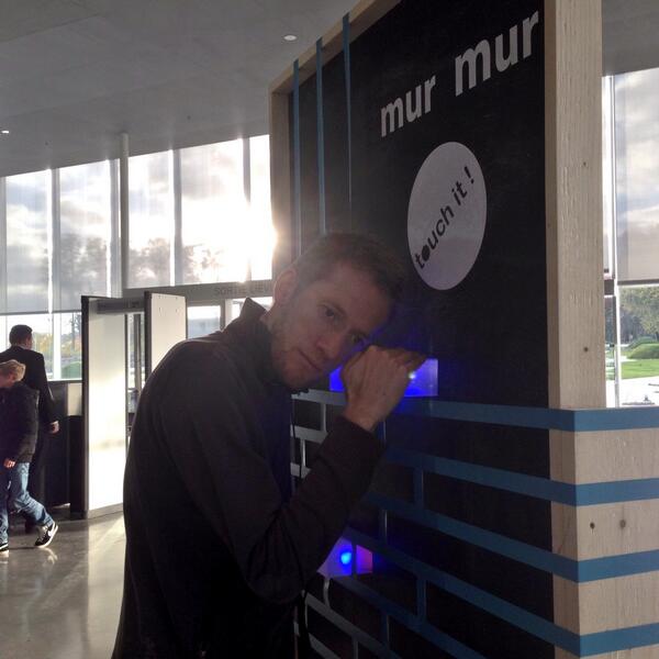 Sbacquere's tweet image. #museomix #museomixennord accueil des visiteurs au musée du Louvre Lens pour découvrir un nouveau rapport au musée