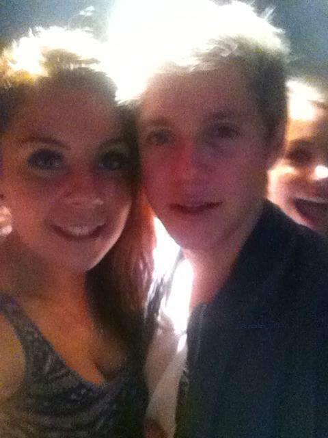 1DSuperHumans_'s tweet photo. Niall (and a fan?) in Mullingar #4 (nov8) http://t.co/celA1HPW55