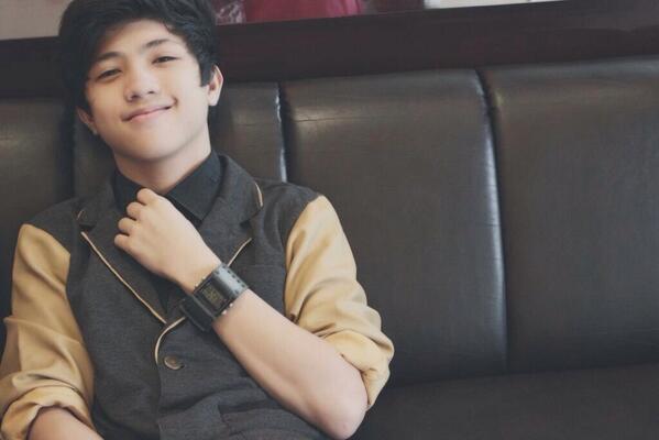 CuteKylecute's tweet photo. Pag malungkot ka ngumiti ka nalang http://t.co/yiwm9VL20g