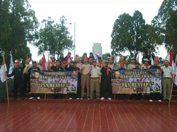 PKS_Lamsel's tweet photo. Napak tilas prjuangn pra phlawn oleh pandu @PKSLampung  #MakamPahlawan #PahlawanKitaSemua @lamselupdate @beritalamsel http://t.co/Rh8LhsgXfN