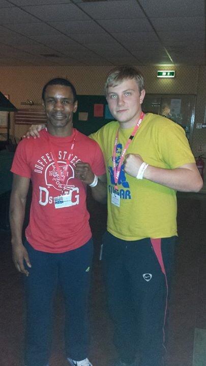 devizes_boxing's tweet image. At National smelting show ex world champ Steve Robinson was there #champ