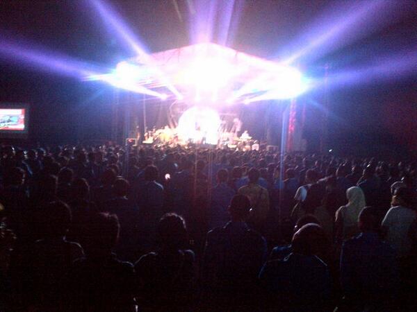 FauziProduction's tweet photo. Crowd Event SMA Taruna Nusantara Magelang @PANDATARA_2013 http://t.co/R4lwk2Mgtt