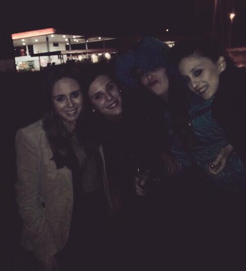 vegavicent's tweet photo. :):) @Cristina_Uso @evvaaaaaaaa @noeliamesado http://t.co/ms4RBFumSW