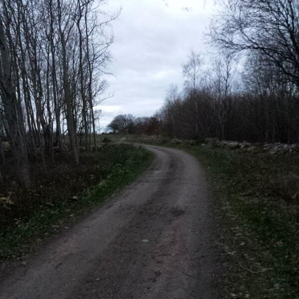 Engan2's tweet image. Efter 2 dagars fest hos vänner, är det skönt att ge sig ut :)