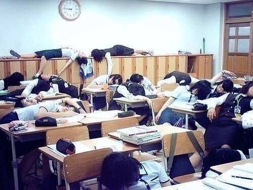 carlitagarciaa's tweet photo. "@Juristanloqcido: 9 a.m: Clase de Administrativo http://t.co/9kseWDI7rA"@CristinaCBe @aidafeliu @Alejandra_bgil @aloma_ garces @TaniaAgut..