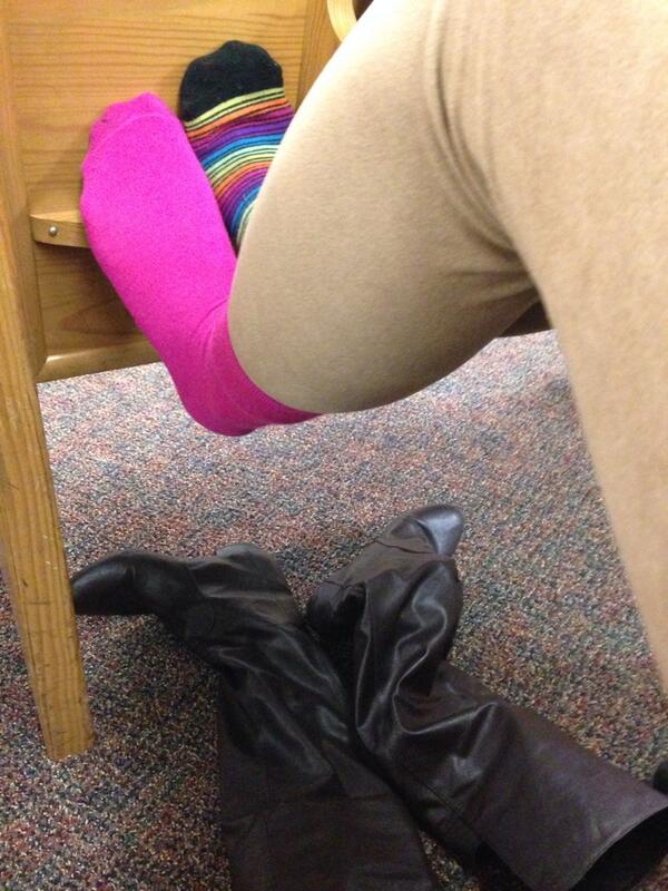 laurencaple's tweet photo. Who needs shoes anyways #pregnantprobz @AudgePodge08 http://t.co/sx8SdZBMln