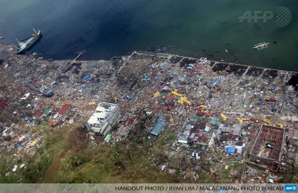 10.000 muertos SUPER TIFON #HAIYAN - Evento único en la Historia Humana -  Actualizaciones - Página 8 BYunAbACAAAy2uu