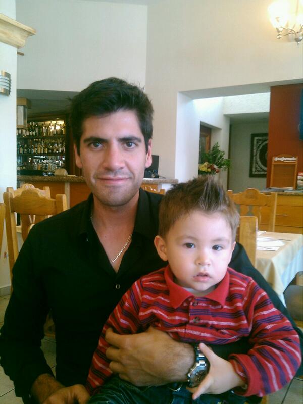 JagePgl's tweet photo. Con mi sobrino en las gambas http://t.co/2Uh3Z4ZLOv