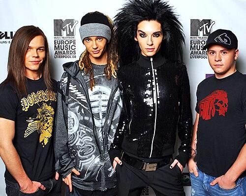 “<a href="/RandyJC_/">randalf</a>: “@Robel_LastKing: Dus dit heeft de Meeste Fans??? ” - tokio hotel” is die met het zwarte haar een man?
