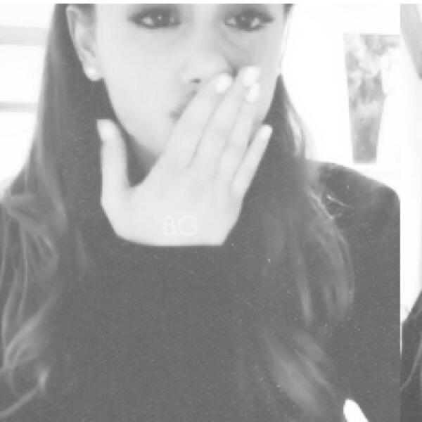 NaiRudge's tweet image. YOU HAVE TO VOTE #votearianagrande