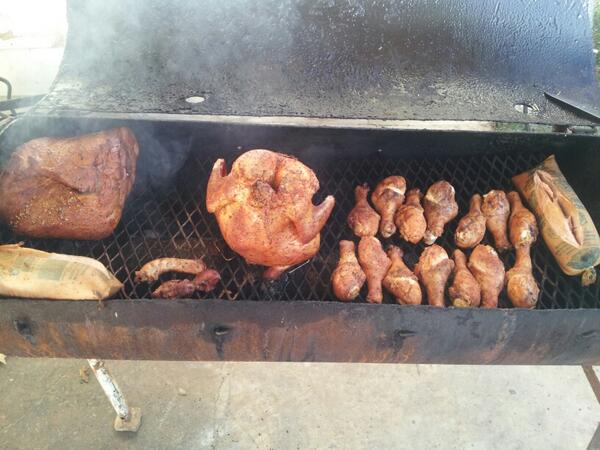 Gizzletheboss's tweet photo. Sunday dinner http://t.co/MjZ1apgI5w