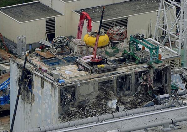 #Fukushima! Does this reactor look under control? Are we willing to gamble our lives to save Tepco corporate pride?