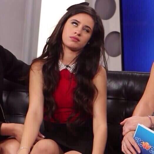 babygorrl's tweet image. PLS RT TO HELP THIS POSSESSED PERSON
1RT = ONE SPLASH OF HOLY WATER 
#votearianagrande