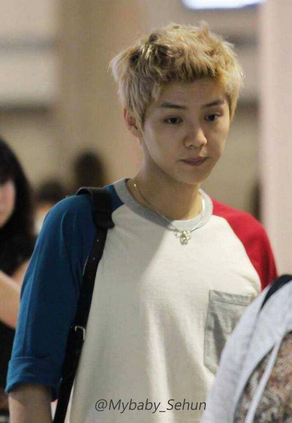 PurrNinichki's tweet photo. Luhan's bitch face... I sense problems coming （；￣ェ￣） http://t.co/yKQu8UZyo3