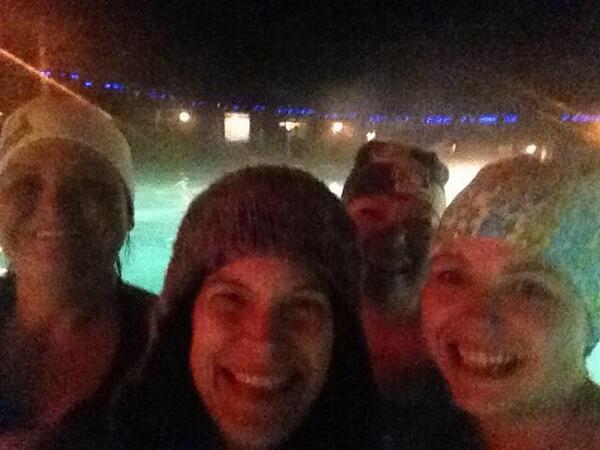 JennieRausch's tweet photo. If u go hot tubbing outdoors, don't forget yr toques! #jasperCIN http://t.co/8oMGqarD35