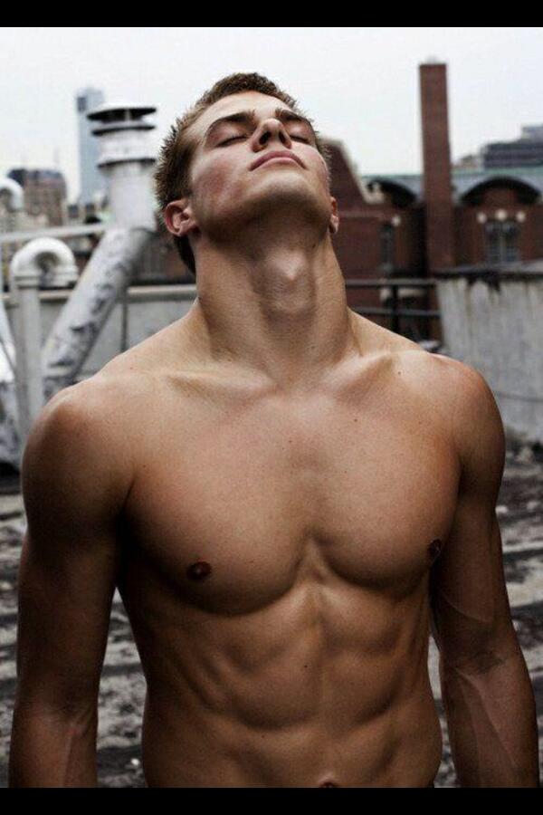 brownblndefacts's tweet image. Dave. Freakin. Franco😍👅😘