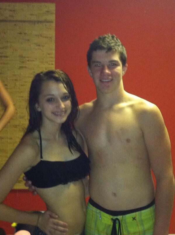 makenzesteph's tweet image. I look gross, but #SendBackSunday with my favvv. @jkaiserr