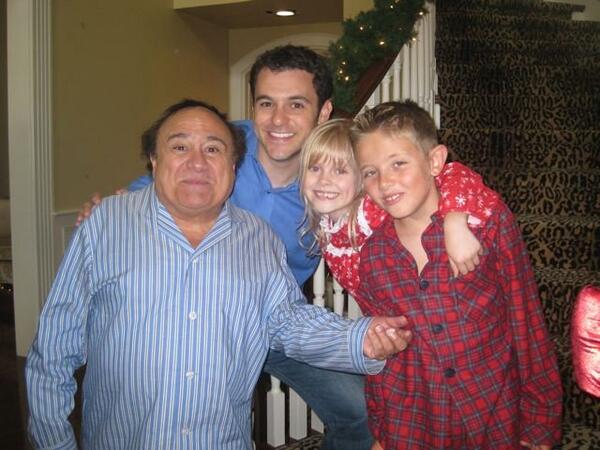 HarleyGrahamFan's tweet photo. Harley Graham with @DannyDeVito and @thefredsavage 

#itsalwayssunnyinphiladelphia http://t.co/8sC1irxYcF