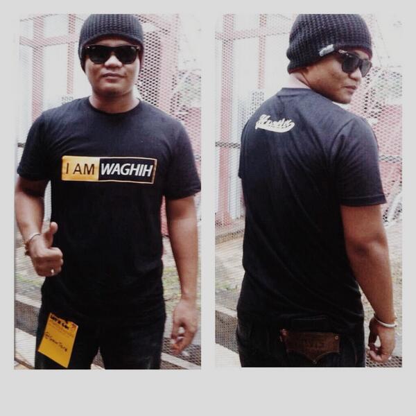 HustlerMY's tweet photo. .@HanifZin haa ni deh preview baju. Order jgn x order! Rm30 + rm6 utk postage http://t.co/1uaNbpy2y9